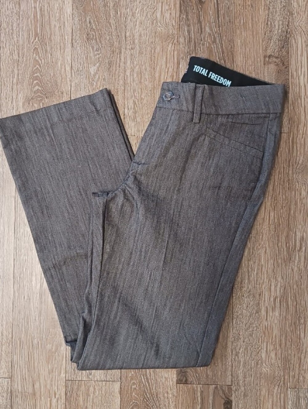 Lee Total Freedom Charcoal Straight-Leg Pants Size 4